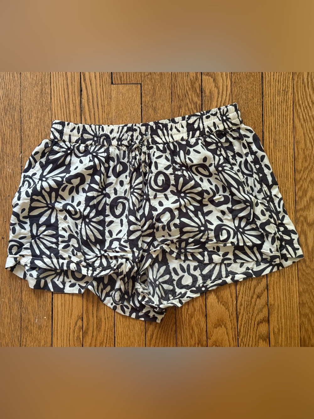 Billabong Floral Drawstring Shorts - Size Large